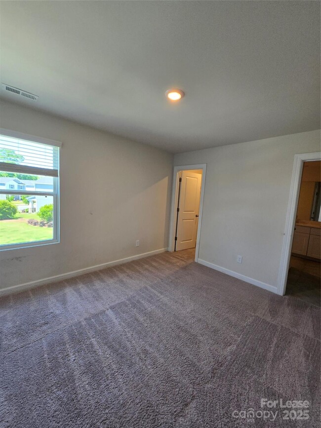 Building Photo - 433 Cranford Dr