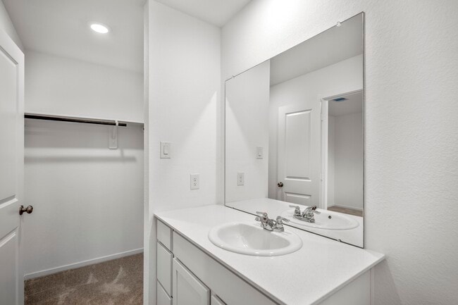 Building Photo - 21463 Carosella Dr