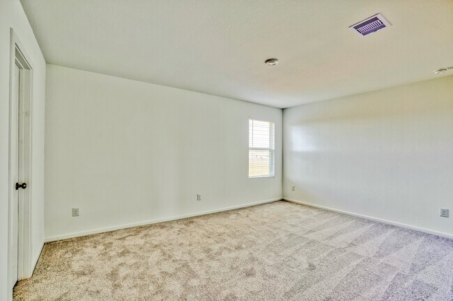 Building Photo - 732 Magnolia Creek Dr