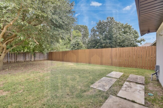 Building Photo - 4500 Acers Ln