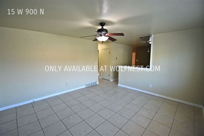 Building Photo - Lovely 4 Bed Orem Unit! No Deposit Option!