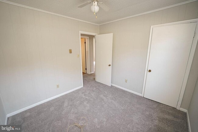 Building Photo - 115 Ridgefield Ln