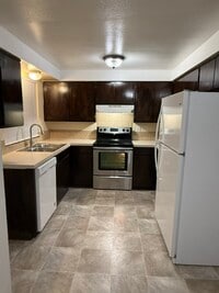 Building Photo - 2403 s kimball ave