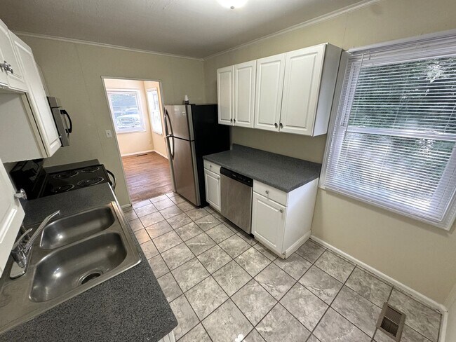 Building Photo - Five Points 3br House - Fall 2026 Prelease