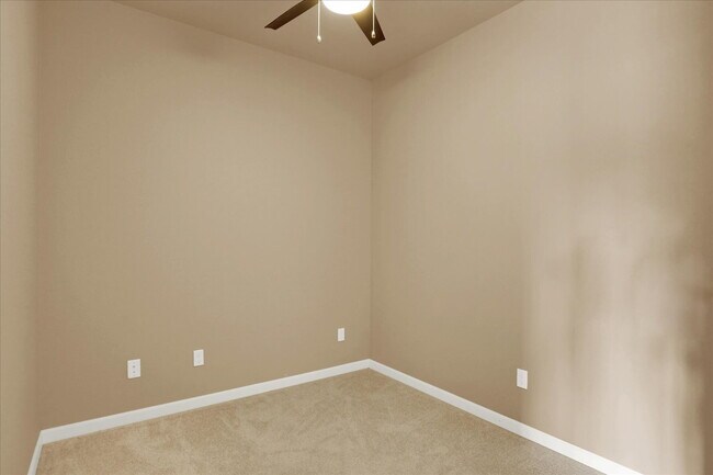Building Photo - 1144 Rockhurst Dr