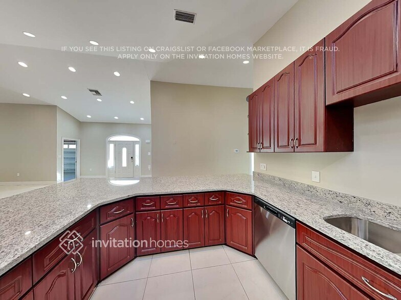 Building Photo - 2202 Curtis Dr N