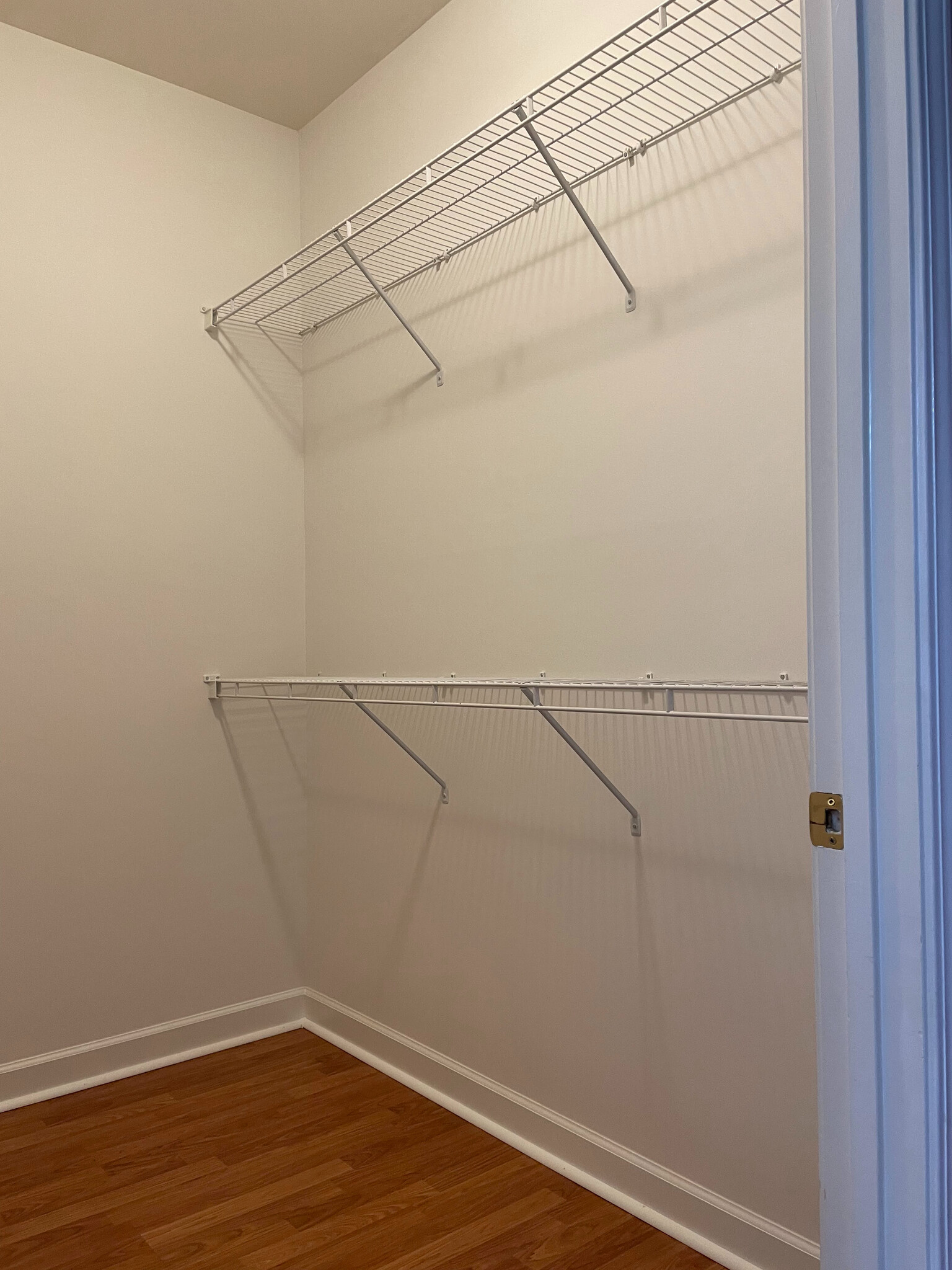 Building Photo - Room in Condo on Hill Point Ct