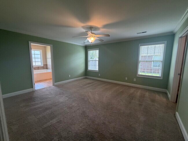 Building Photo - 2850 Foxcroft Cir