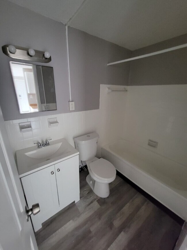 Building Photo - 13444 Euclid Ave