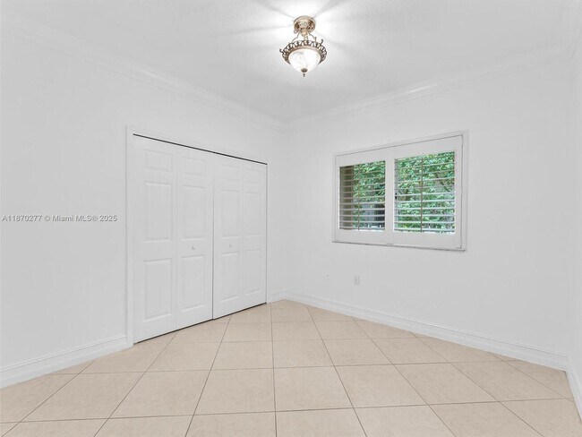 Building Photo - 820 Tangier St