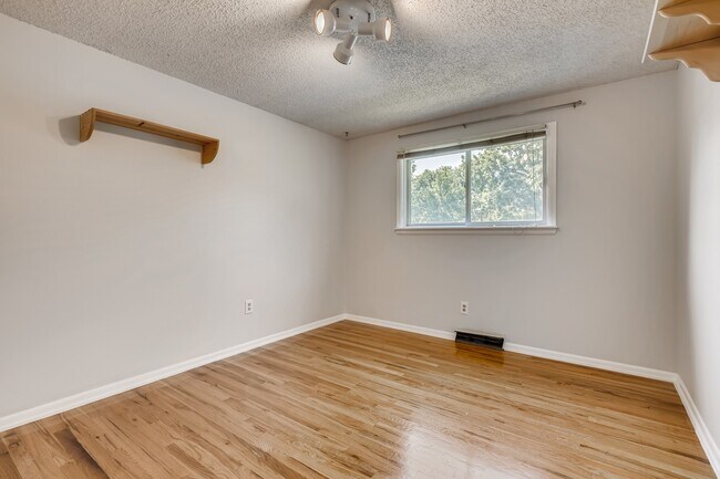 Building Photo - 4641 W Tufts Ave