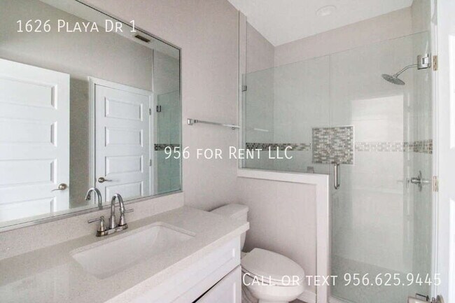 Building Photo - 1626 Playa Dr