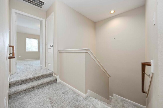 Building Photo - 17711 Brair Arbor