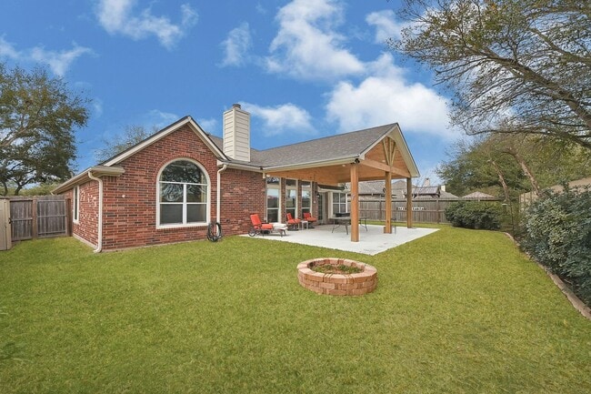 Building Photo - 1319 Bayport Ln