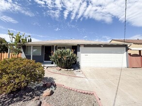 Building Photo - Floresta Gardens San Leandro Ranch Home