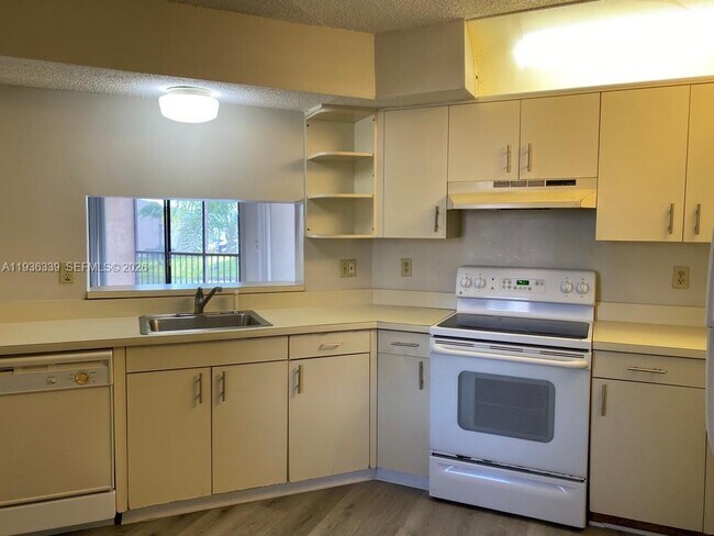 Building Photo - 1149 Independence Trail