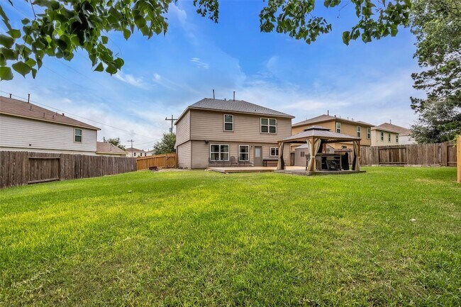 Building Photo - 16718 Warbler Dr