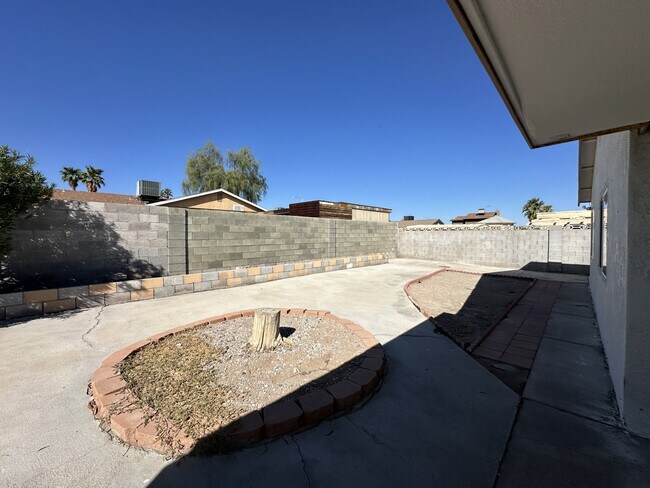 Building Photo - 7026 Westbrook Ave