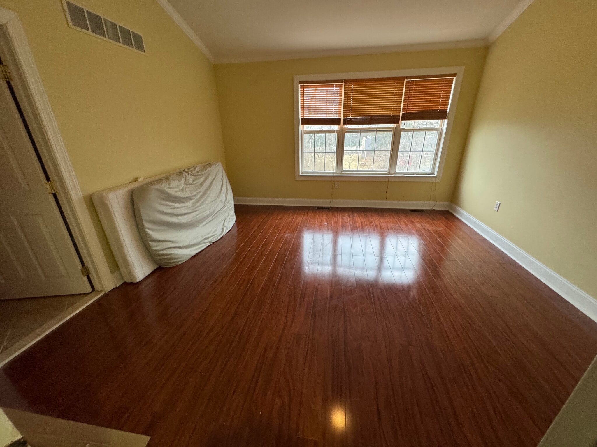 Building Photo - 700 Evergreen Ct