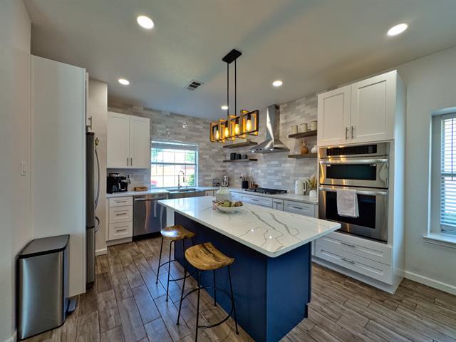Building Photo - 1402 Stone Canyon Way
