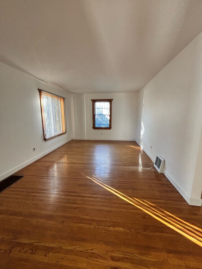 Primary Photo - 2311 Lawndale Ave