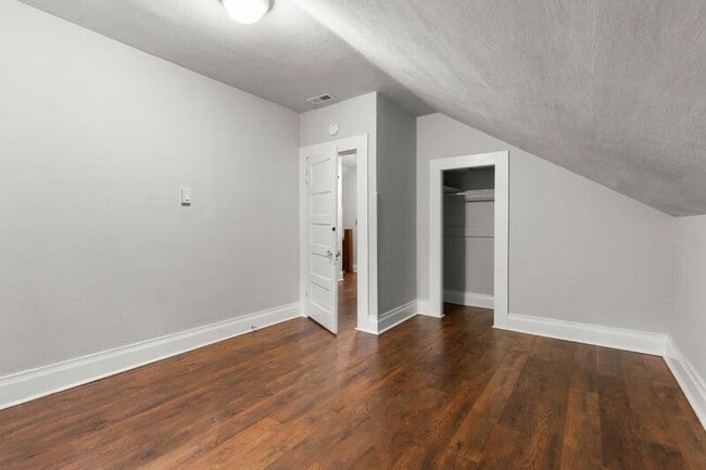 Building Photo - 4927 S Corbett Ave