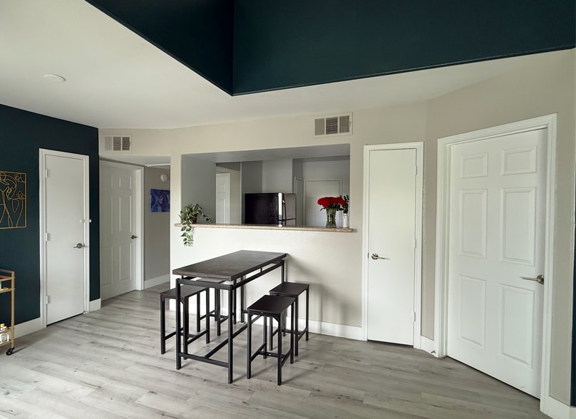 Dining Room / Bar Counter - 7255 W Sunset Rd