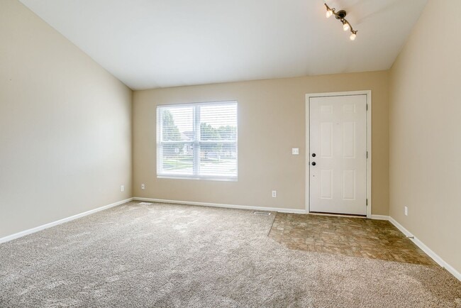 Building Photo - Charming Multi-Level Near Parks and Lakes!!