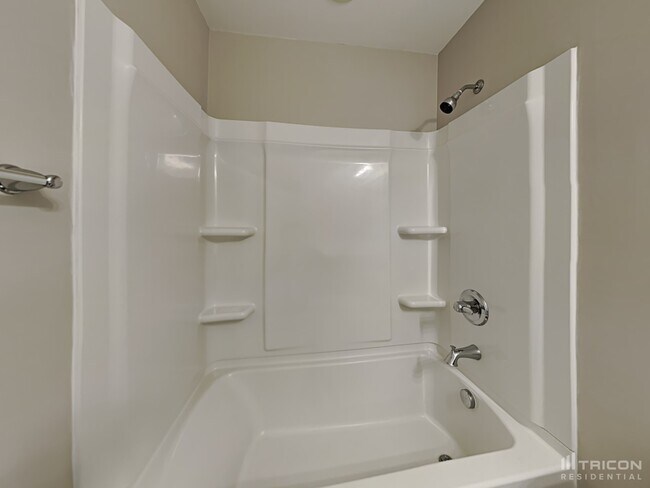 Building Photo - 469 Eastfair Dr