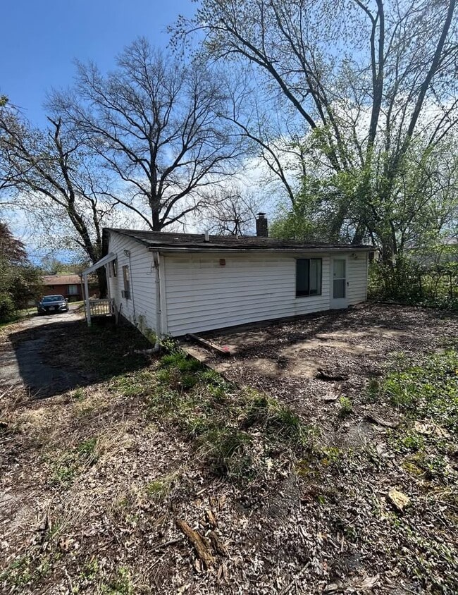 Building Photo - 2534 Mary Ave