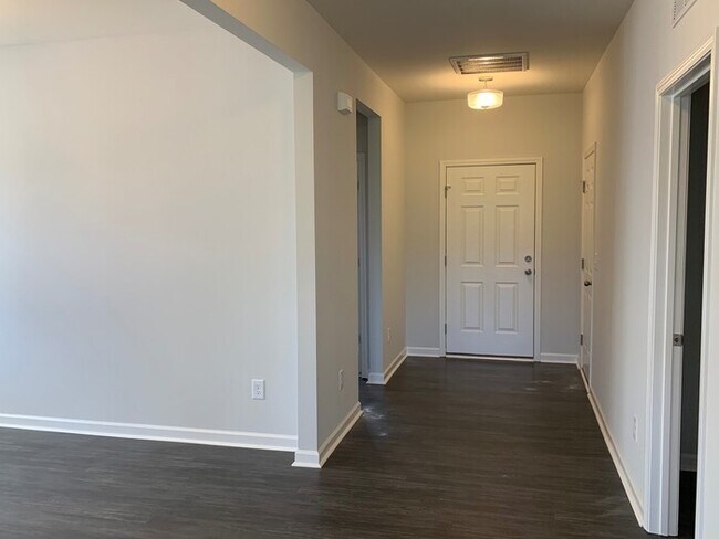 Building Photo - 5712 Oakgate Dr