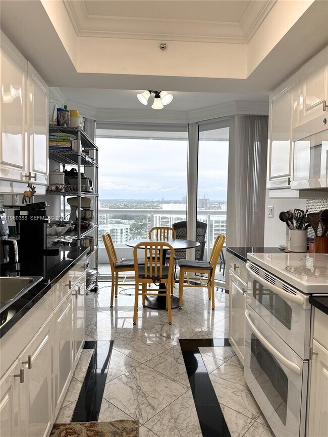 Building Photo - 21055 Yacht Club Dr