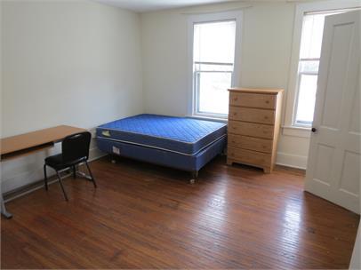 Building Photo - 604 W Elm St