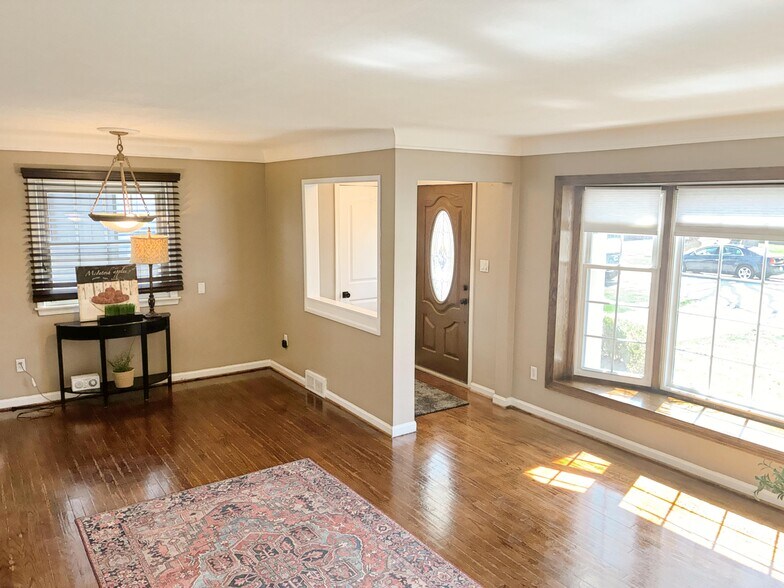 Building Photo - 1655 Hazel St