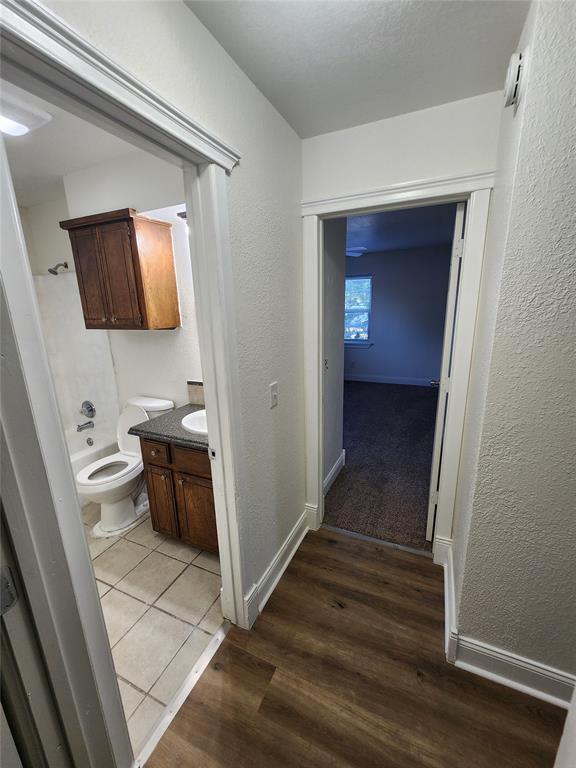 Building Photo - 807 S Jones Ln