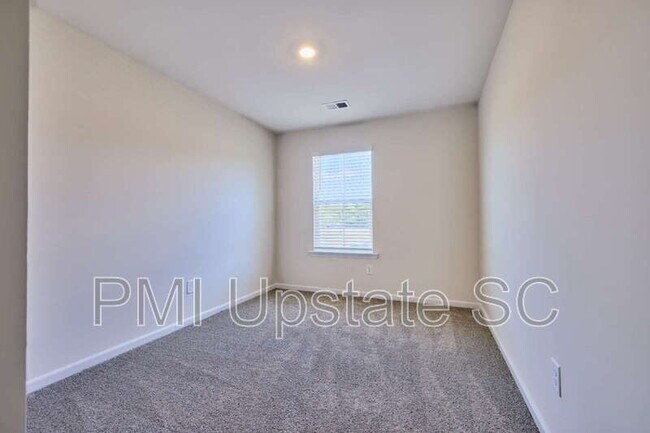 Building Photo - 105 Pendleton Place Way