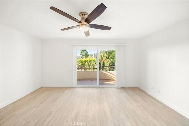 Building Photo - 352 Y Pl