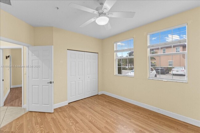 Building Photo - 1048 SW 147th Ave