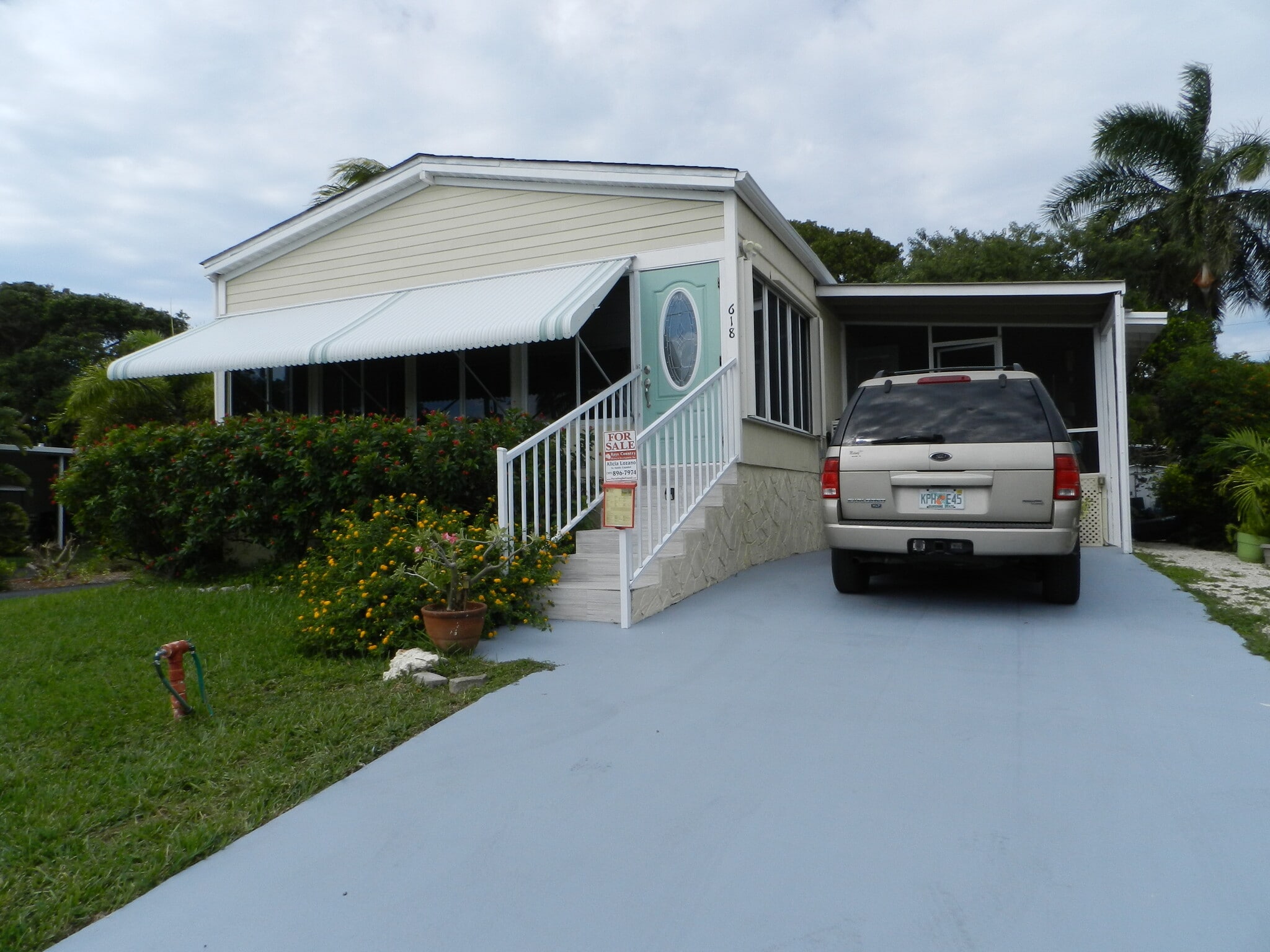 Building Photo - 618 N Silver Cir