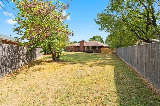 Building Photo - All-Brick Beauty on a Quiet Cul-de-Sac Nea...