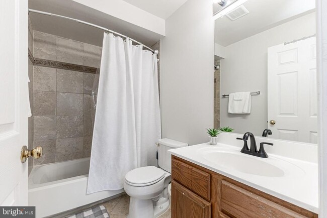 Building Photo - 8091 Lacy Dr