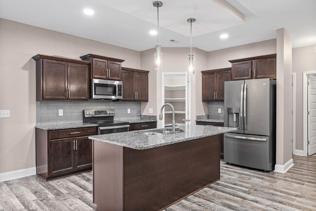 Building Photo - 1151 Eagle's View Dr