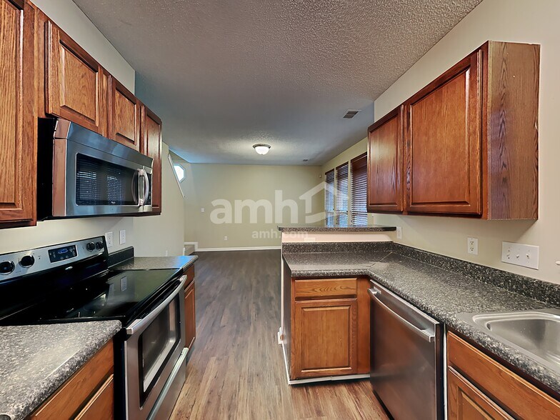 Building Photo - 1701 Colin Creek Ln