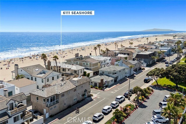 Building Photo - 6111 Seashore Dr