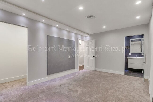 Building Photo - 283 N Ranger Blvd