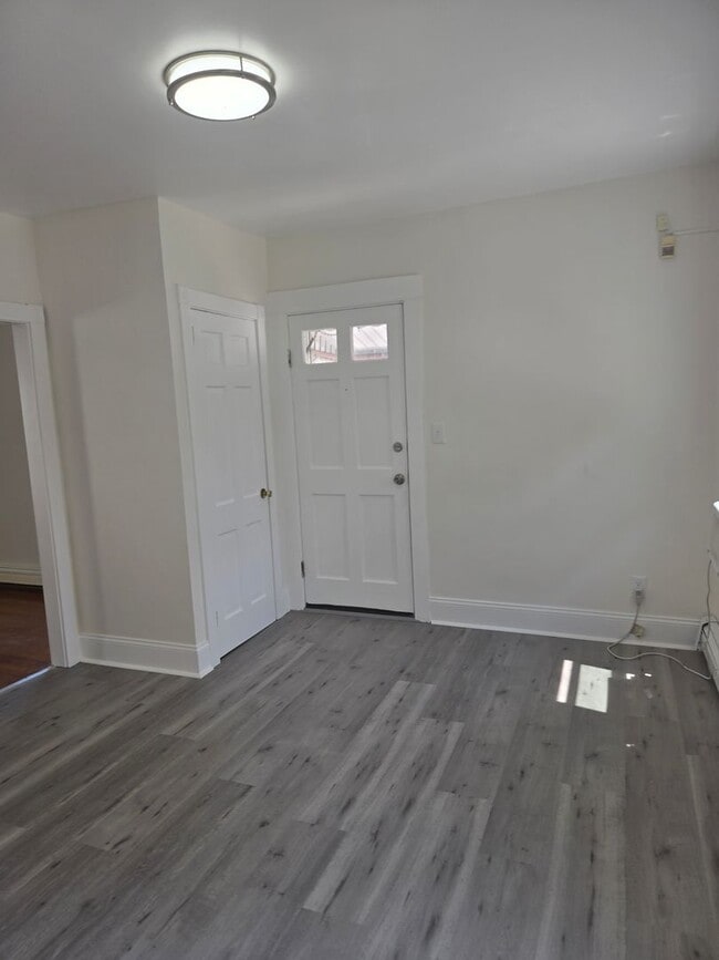 Building Photo - Providence/PC Area Single Family - $2,550