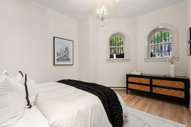 Building Photo - 15 Marlborough St
