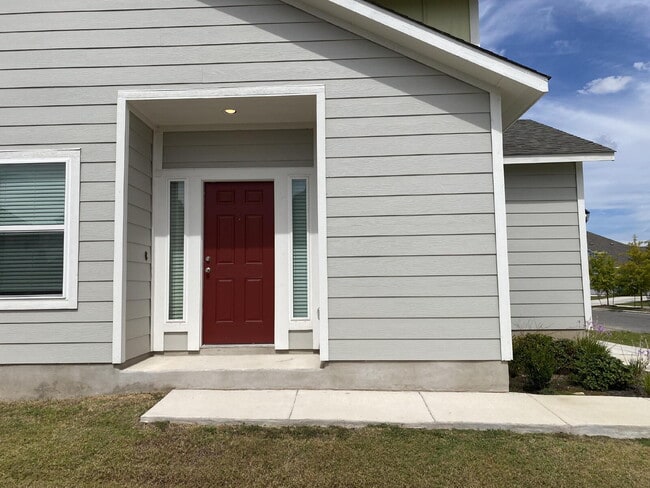 Building Photo - "Charming 2-Bed, 2-Bath Retreat with 1,327 Sq Ft of Comfort in Elgin, TX!"