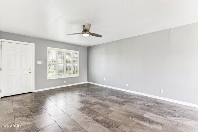 Building Photo - 502 E Roanoke Ave