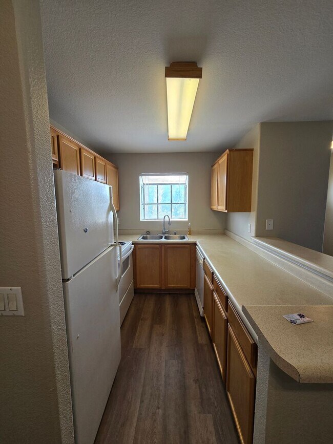 Building Photo - 2987 Juniper Hills Blvd